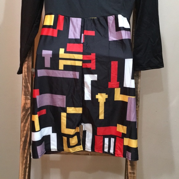 Low cut Dress - Picture 5 of 8